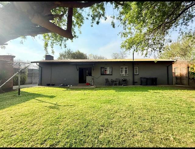 3 BEDROOM HOUSE FOR SALE IN VANDERBIJLPARK CW 5